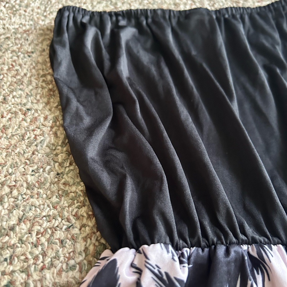 Black and White Patterned Romper - Picture 2 of 3